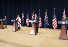 Magic trick at AUSMIN talks