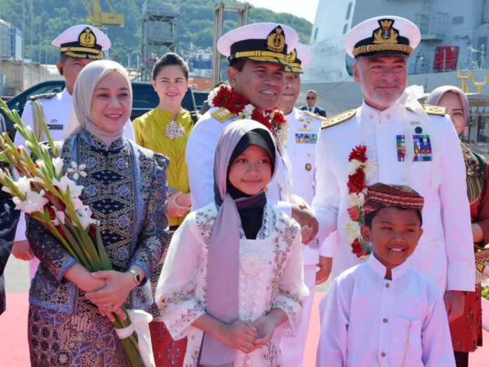 Article 3 Handover KRI Brawijaya ceremony source TNIAL
