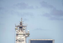 HMAS Canberra deploys US marines to Darwin