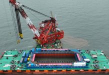 Shipwreck pulled from Yangtze River