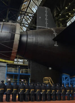 Big Russian N-sub begins sea trials
