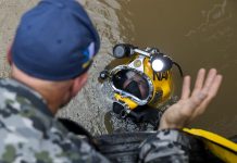 Navy clearance divers thanked for flood work
