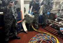 Navy divers help seize cocaine in WA