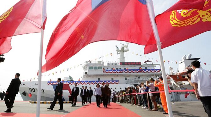 Taiwan-President-Tsai-Reviews-Coast-Guard-Members-672x372