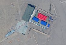 China builds model US ships in desert