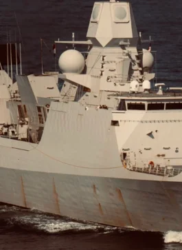 China drives off Dutch ship in Paracels