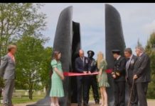 Submariner memorial dedication